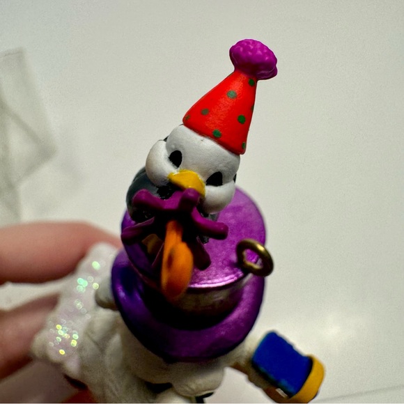 Carlton Cards Ice Pals Dated 1999 2000 Heirloom Collection Christmas Ornament. - Picture 12 of 14